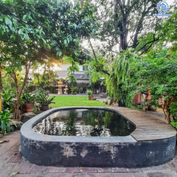 *****บ้านเดี่ยวมือสองย่านกรุงเทพฯ ม.เอ็นริช พาร์ค กาญจนาภิเษก หลังมุม เนื้อที่กว้างเกือบ 263 ตร.ว. ฟังก์ชัน 3 ห้องนอน 4 ห้องน้ำ ที่จอดรถ 4 คัน บ้านหลังใหญ่ ตกแต่งพร้อมอยู่ พื้นที่รอบบ้านกว้างขวาง โครงการอยู่ติดถนนกาญจนาภิเษก เดินทางสะดวกด้วยรถไฟฟฟ้าสายสีน้ำเงิน "สถานีหลักสอง" จองเลย!